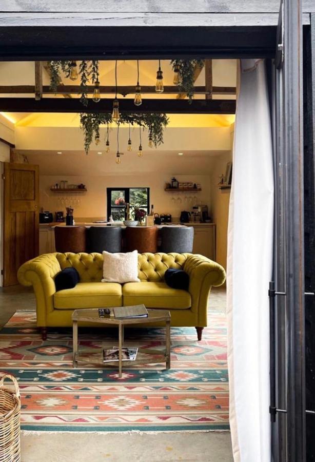 Luxury Barn With Hot Tub, Spa Treatments, Private Dining Little Budworth Ngoại thất bức ảnh
